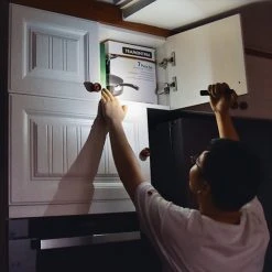 Boating Flashlights Fenix E20 V2.0 High Performance AA Flashlight | Fenix Distributor -Cheap Brightguy Store Fenix E20 V2 High Performance AA Flashlight 8