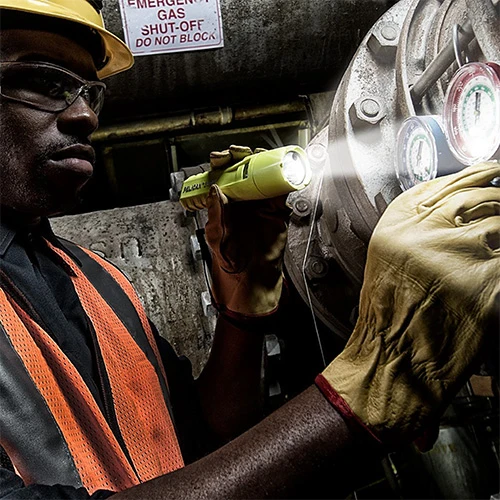 Automotive Repair Flashlights Pelican 3345 Dual Beam Flashlight | Intrinsically Safe | Pelican Distributor 7 Automotive Repair Flashlights Pelican 3345 Dual Beam Flashlight | Intrinsically Safe | Pelican Distributor - Image 5